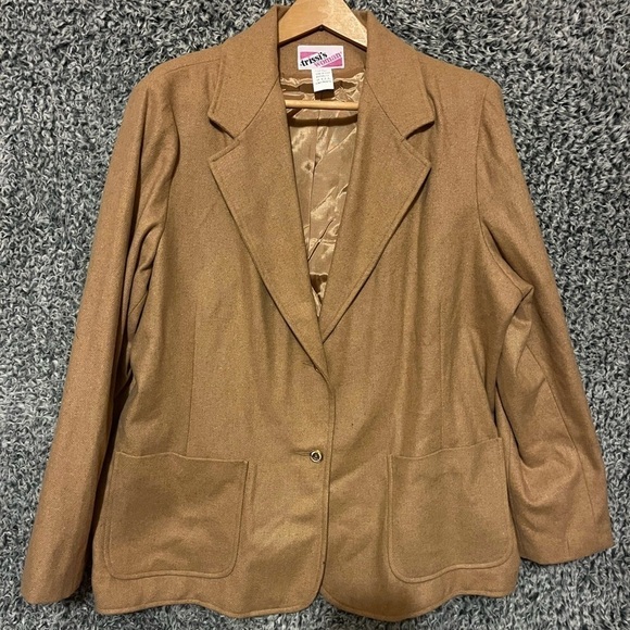 Vintage Trissi’s Woman Wool Blend Blazer Size 18 Tan Shoulder Pads - Picture 1 of 10